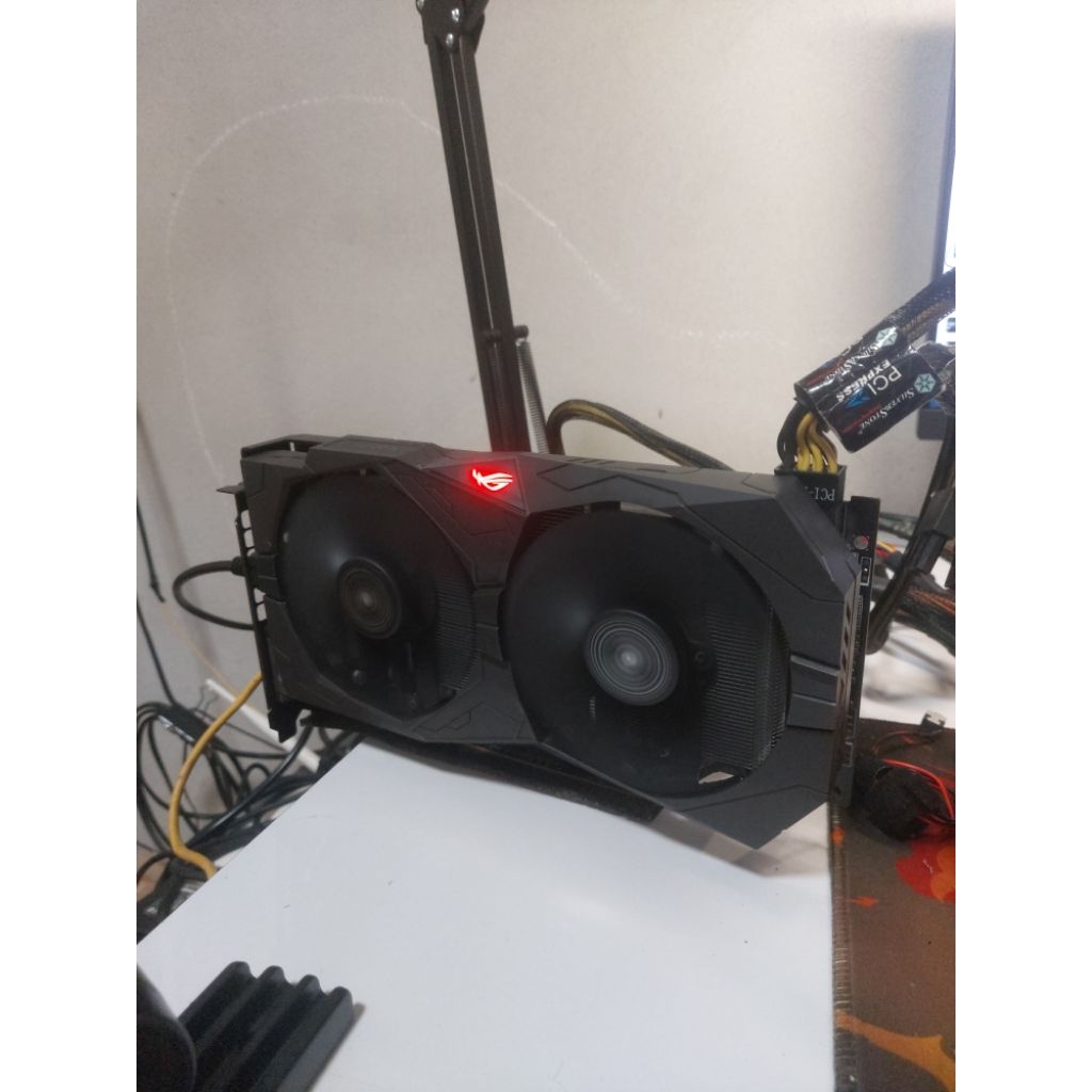 ASUS RX 570 4GB ใช้งานได้ปกติ