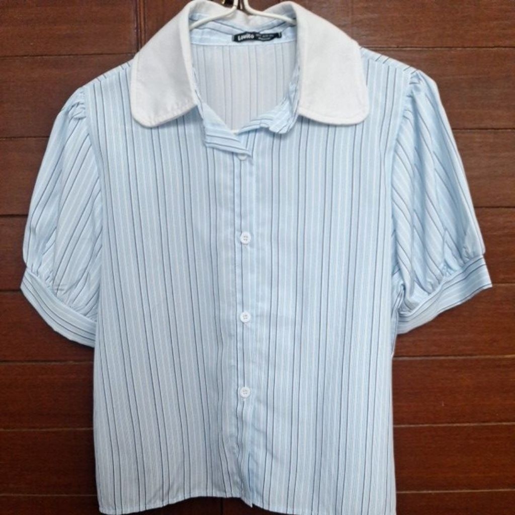 เสื้อเชิ้ต แขนสั้น สีฟ้า ลายทาง คอปก สีขาว size S Lovita