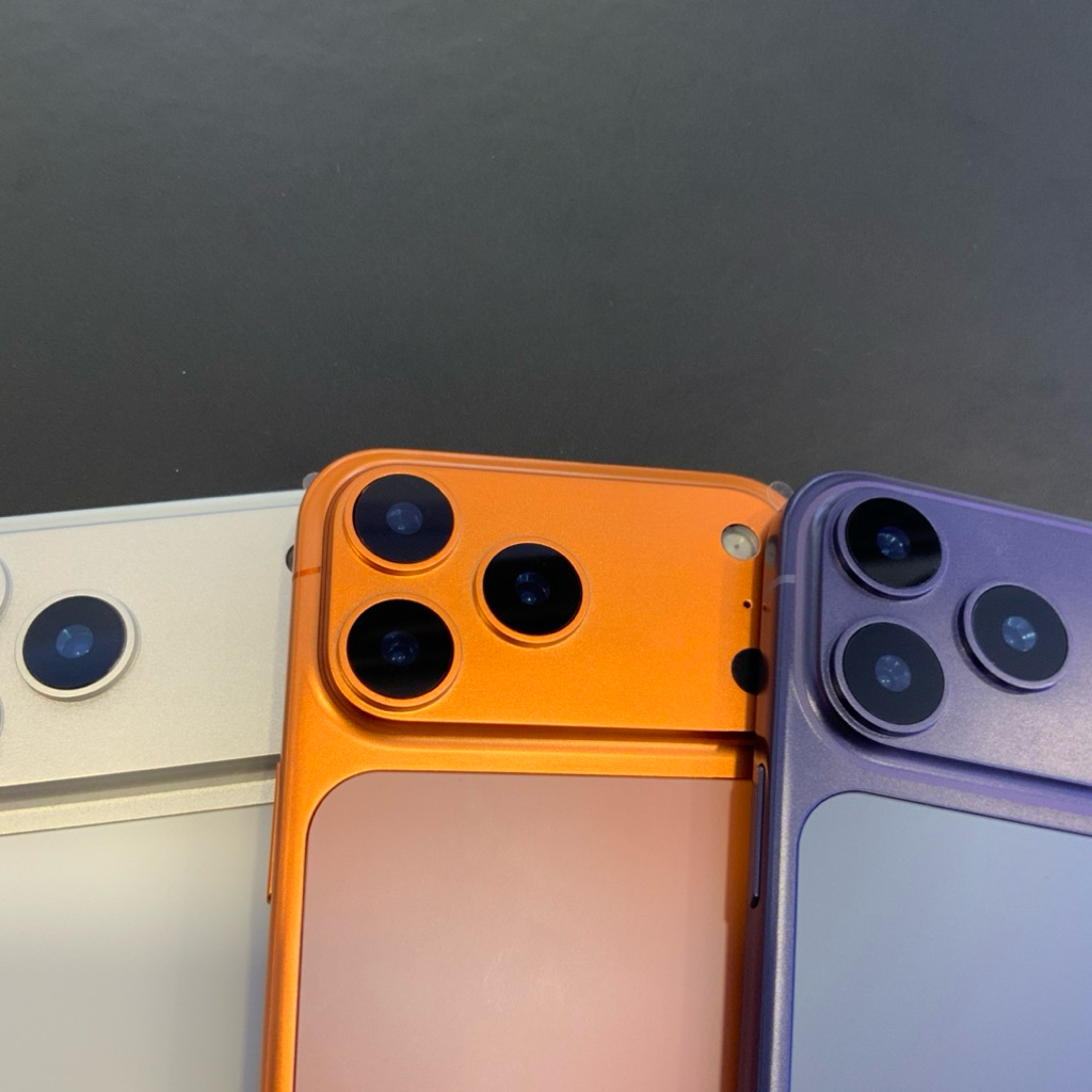 เครื่องโชว์ mock-up ใช้งานจริงไม่ได้ เหมือน 1:1 ไว้สำหรับโชว์หน้าร้านมือถือหรือเป็นพร๊อบ การแสดง หรื