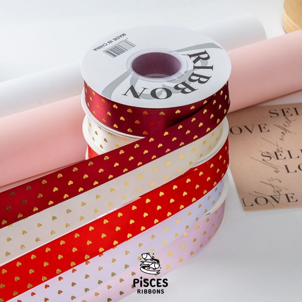 Tiny Heart Luxe – ริบบิ้นหัวใจลักซ์ พิมพ์ลายหัวใจสีทองสุดหรู 2.5 ซม. [RBY-0097] ราคา ถูกที่สุด ดีลบีเคเค แกลเลอรีภาพที่ 3