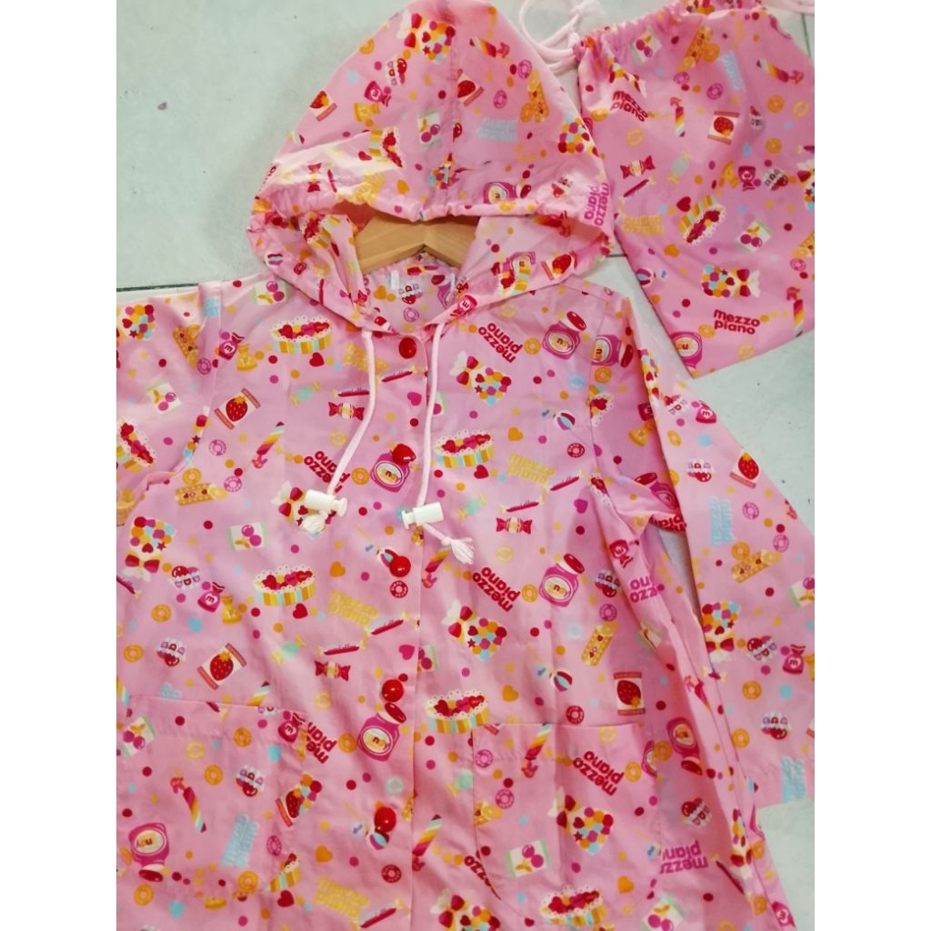 เสื้อกันฝนเด็กไซส์ 110 Mezzo piano