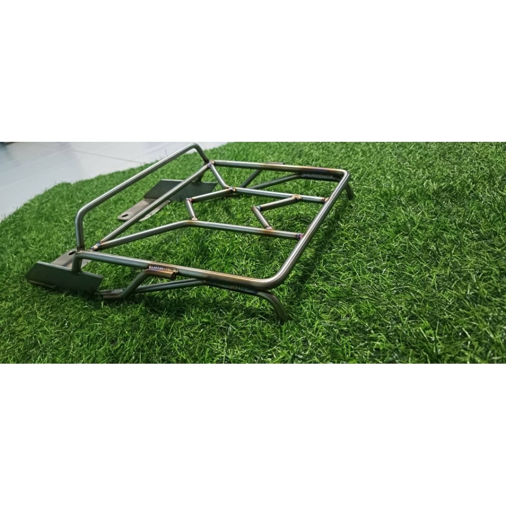 แล็คท้ายงานเลสW-125R/S-/W110i/125บังลมใส่ได้ทั้งปีใหม่/ปีเก่า****สุ่มลายส่ง****