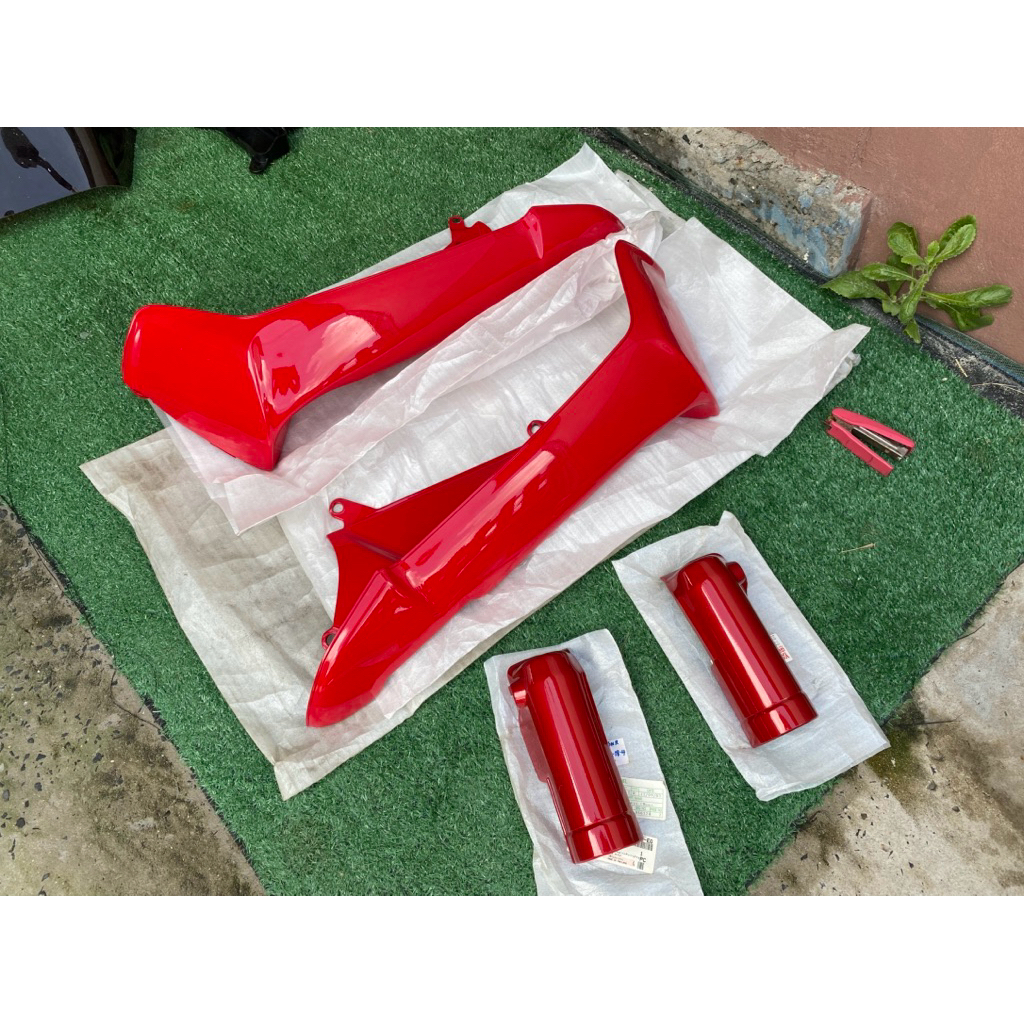 ชุดบังลม+ครอบโช๊คหน้า Yamaha Mate111 Y111 แท้ใหม่ทุกชิ้นสีแดง