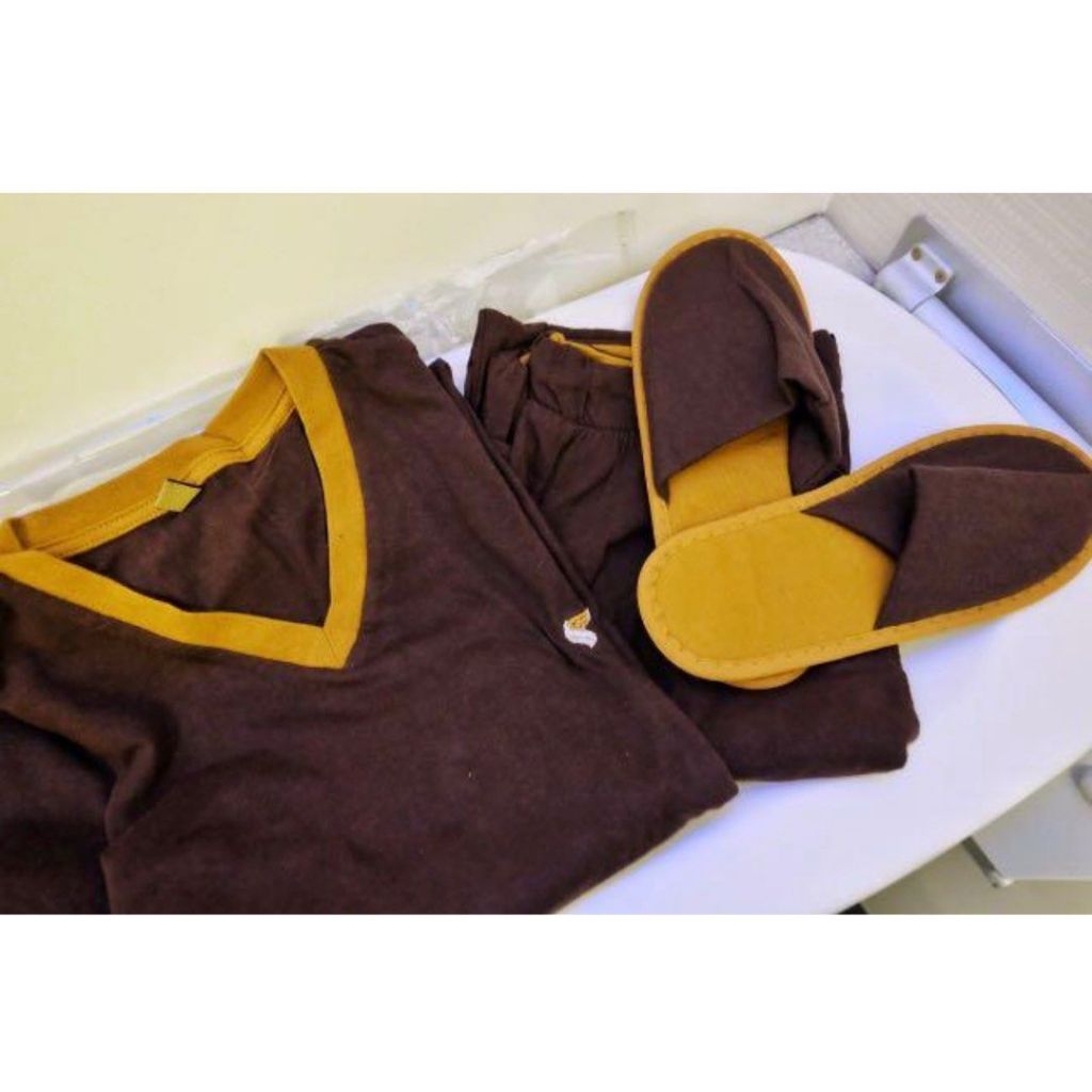 ชุดนอนสายการบินโอมาน แอร์ (Oman Air)(เฉพาะชุดอย่างเดียว)