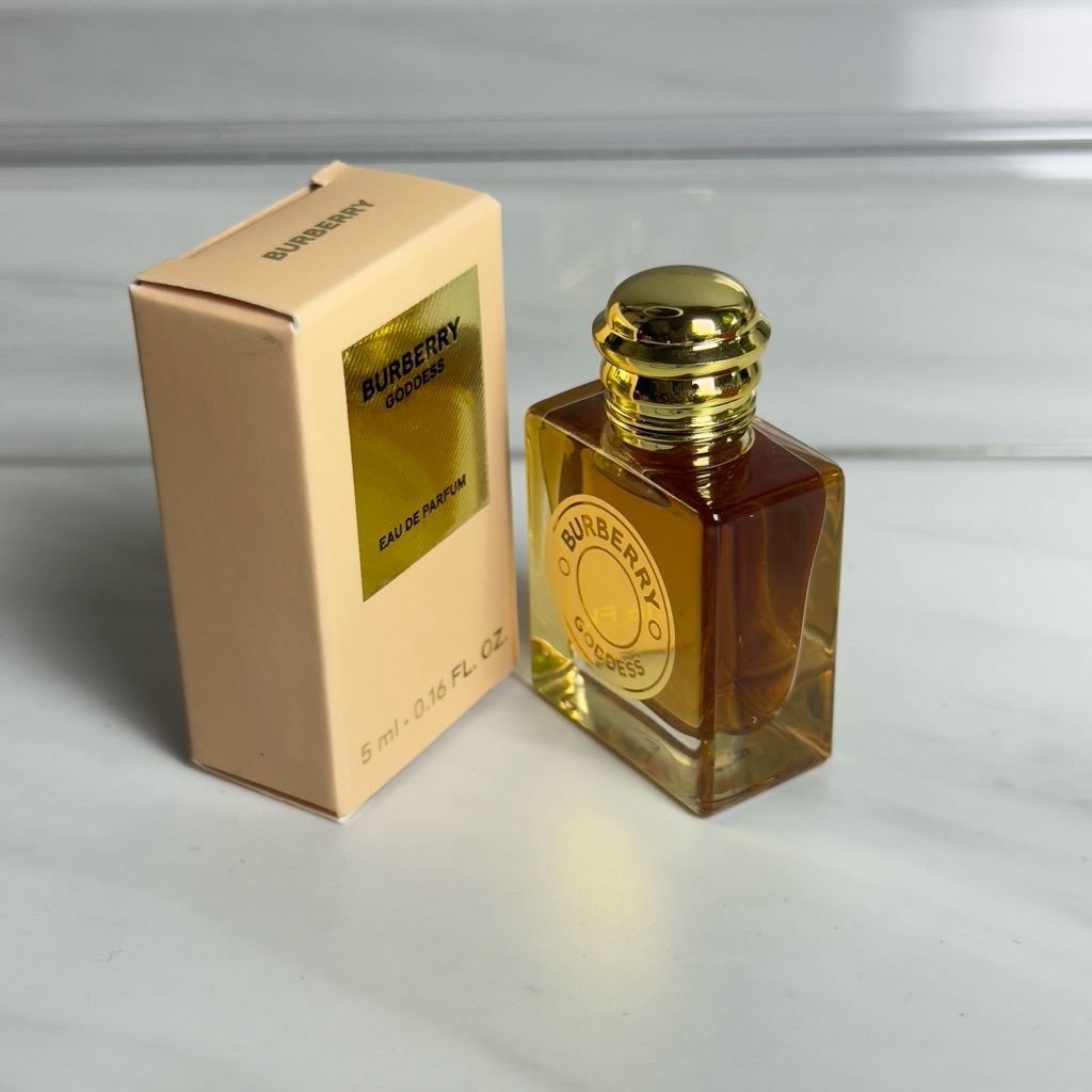 กลิ่นหอมติดทน 5ml กลิ่นหอมหวาน มีส่วนผสมหลักของวานิลลา 3 ชนิดและลาเวนเดอร์