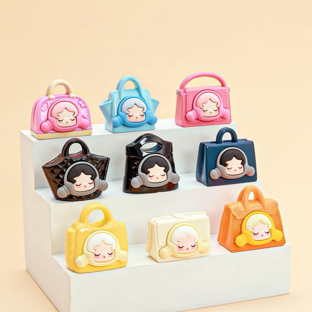พร้อมส่งในไทย  น้องสเก้ากระเป๋า เป็นเรซิ่น  แบบสุ่มสี  ราคาต่อตัว