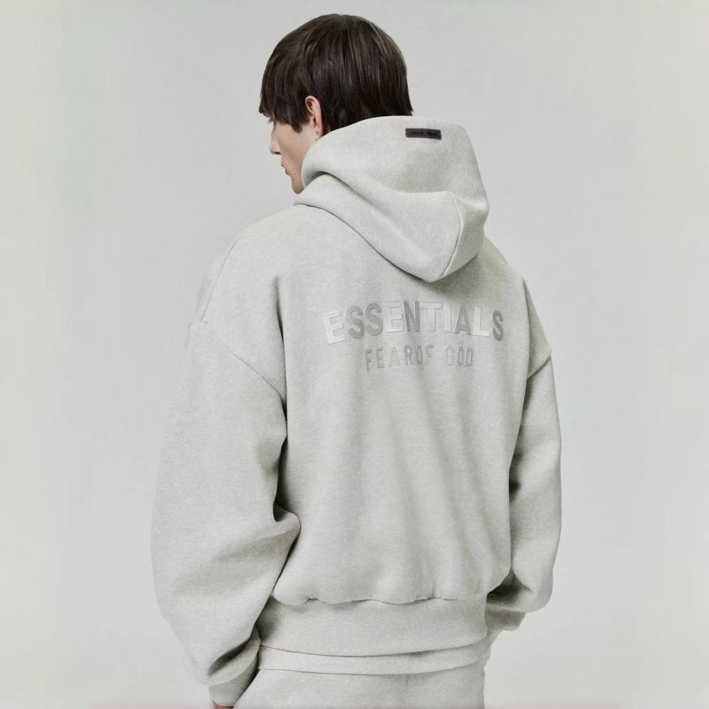 เสื้อฮู้ด Fear of God Essentials Classic Fleece Hoodie ( SS25 ) Homestead Heather - รูปที่ 4