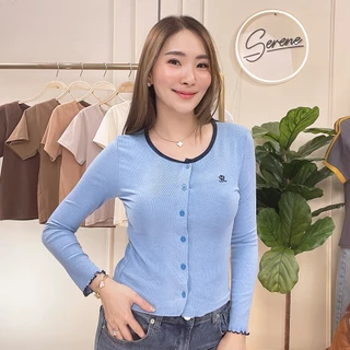 Serene's Choice เสื้อคอกลมแขนยาว รุ่น Lily ผ้าร่องเล็ก กุ๊นคอ มีกระดุมผ่าหน้า ชายลอน