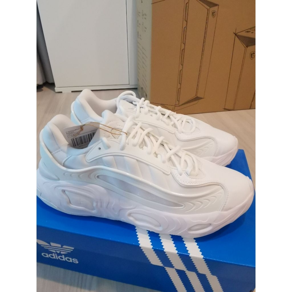 Adidas Oznova มือ1 (Size 10 us/9.5 uk/44)