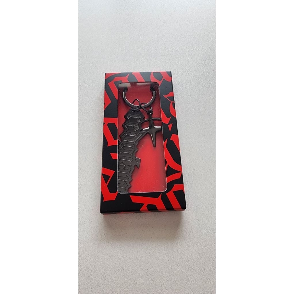 ส่งต่อ Jeff Satur "Red Giant Keychain"