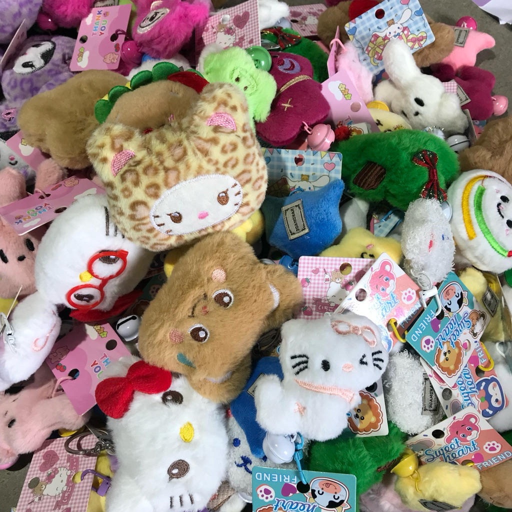 A1378 พวงกุญแจ ตุ๊กตา ลายน่ารัก ราคาต่อ1ตัว สินค้าพร้อมส่ง