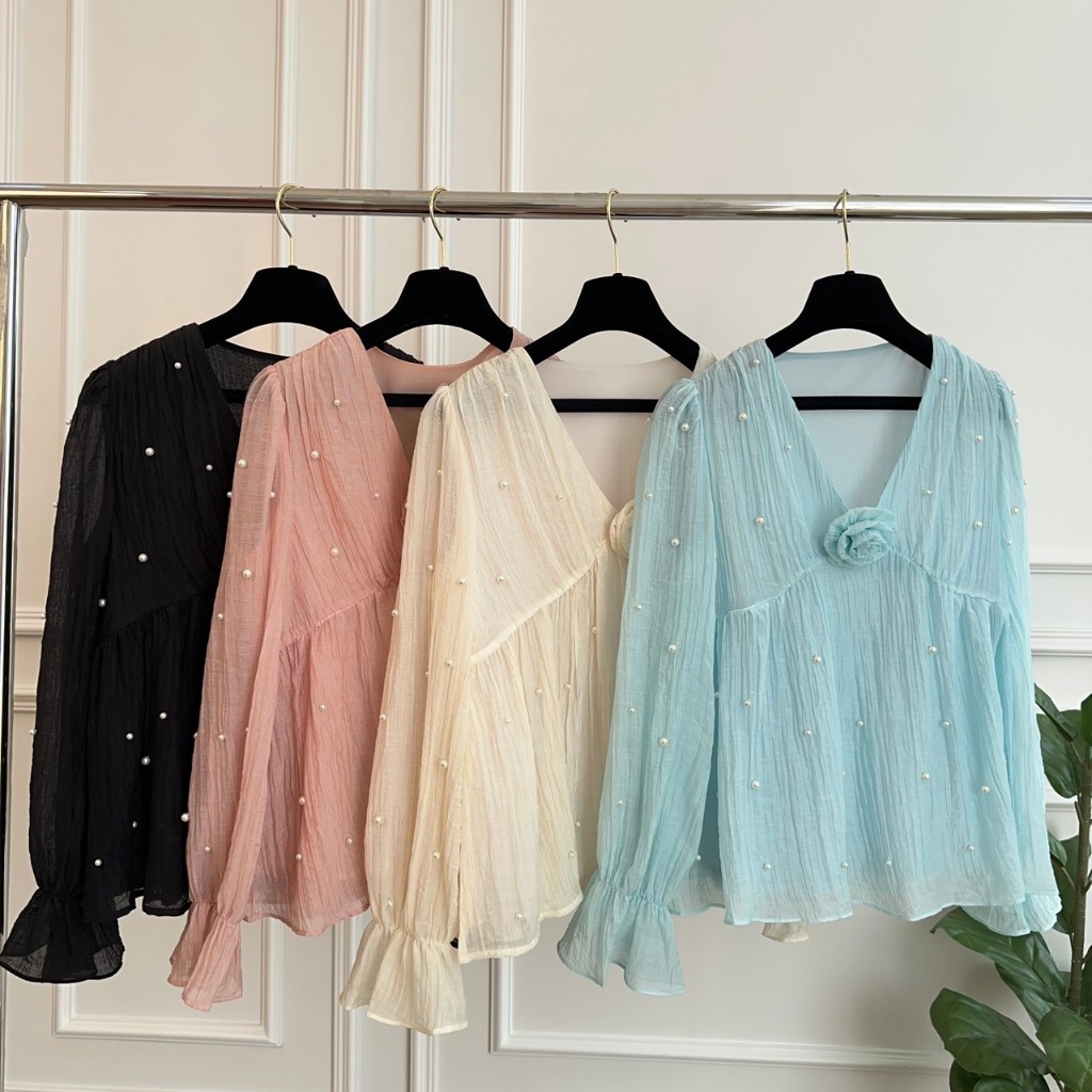 (พร้อมส่ง)รุ่น(BF-Pearl Pink Flower16)เสื้อแขนยาว สีชมพู ผ้าชีฟอง ทรงคอวี ดีเทลปักมุกทั้งตัว ตกแต่งดอกกุหลาบด้านหน้า