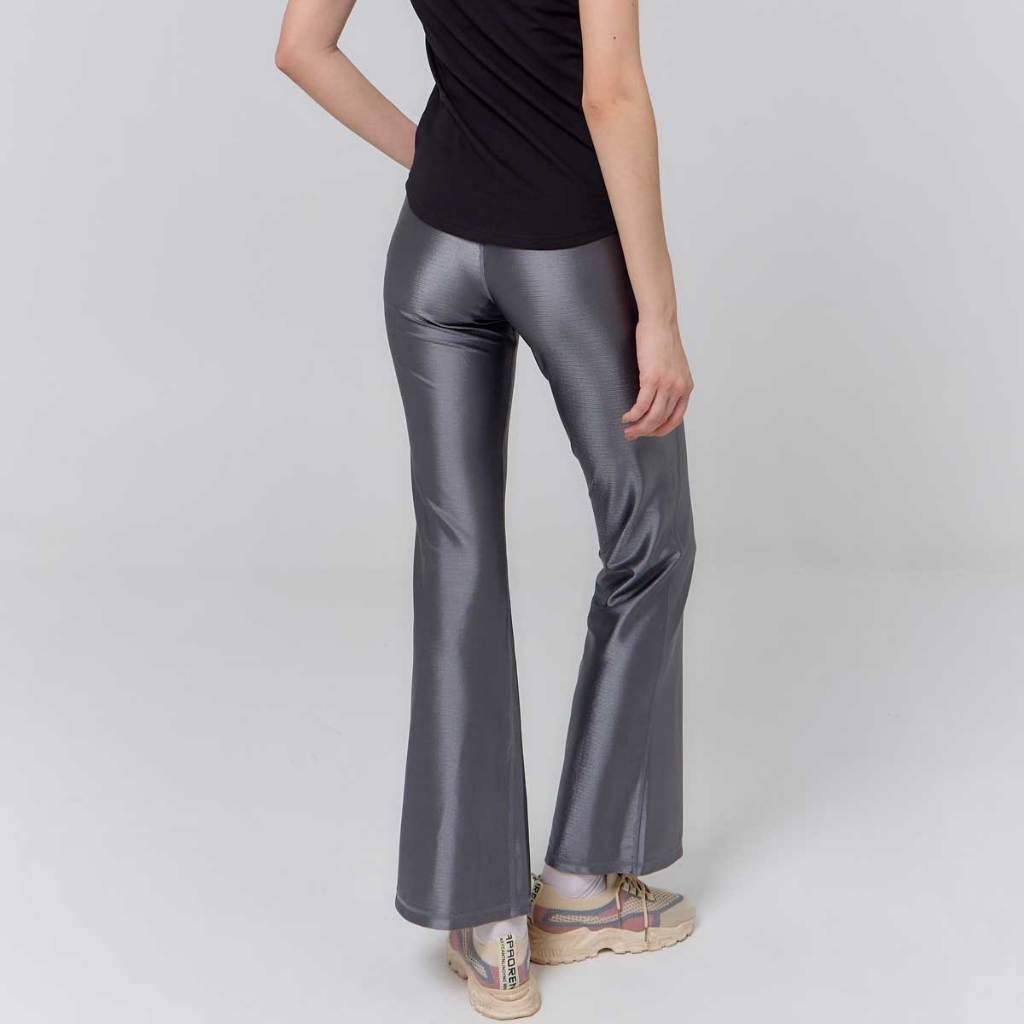 UNBOUND SILVERFLARE HIGHWAIST LEGGING กางเกงขาม้าสีซิลเวอร์ (เฉพาะกางเกง) — صورة 6