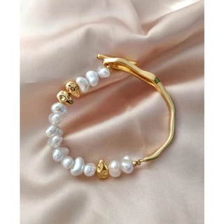 luccica-สร้อยข้อมือมุกบาร็อคธรรมชาติ 925 เงินสเตอร์ลิง ตะขอ OT สร้อยข้อมือดีไซน์ธรรมชาติ · ทองคำ