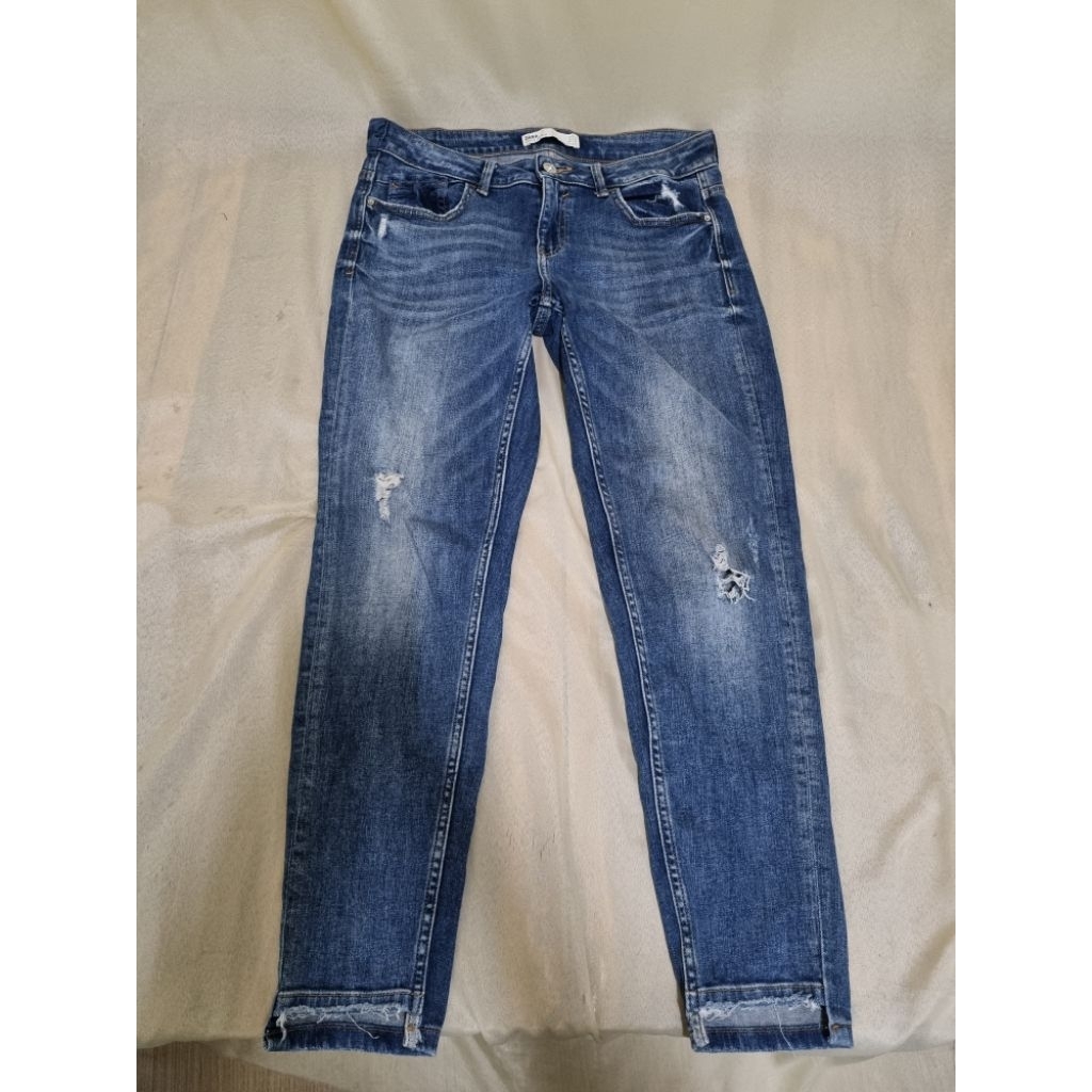 z68. ZARA กางเกงยีนส์ผู้หญิงมือสองแบรนด์แท้สภาพใหม่มาก 90%