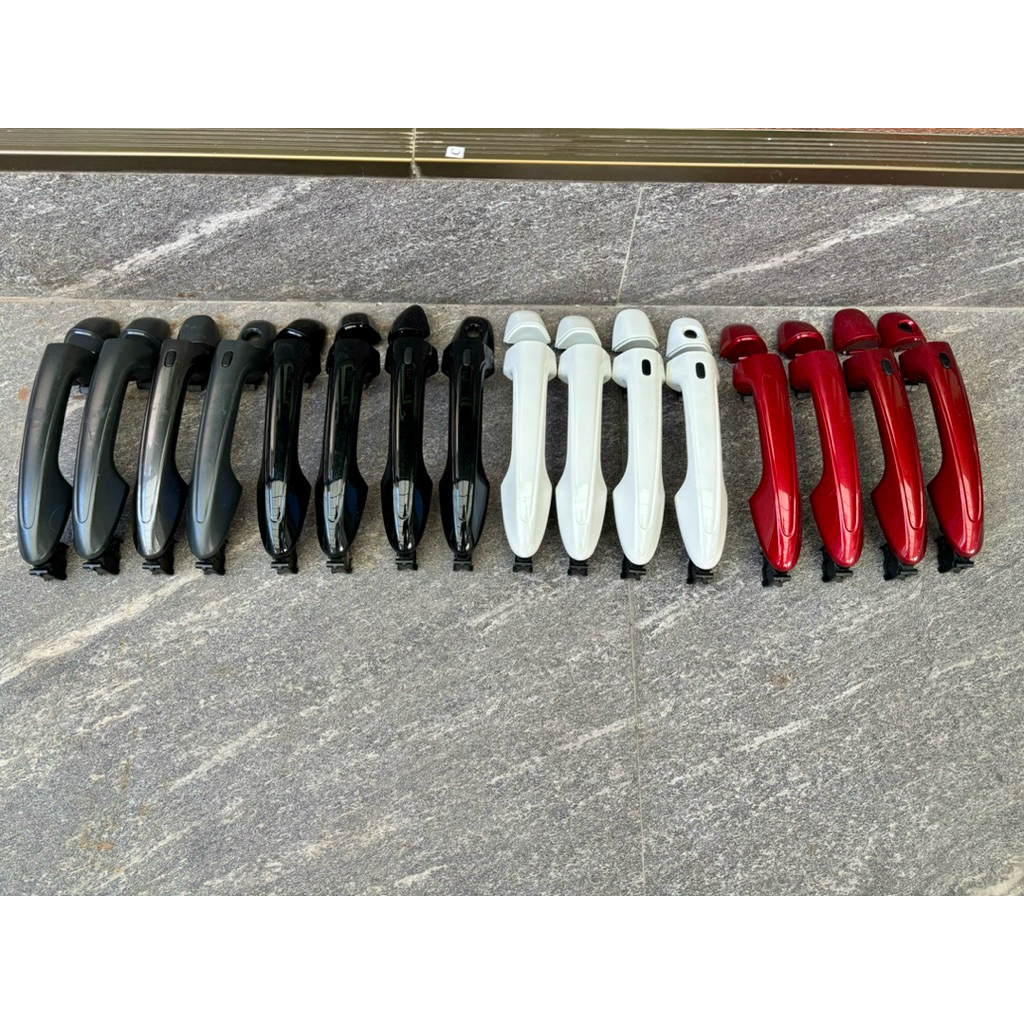 มีตำหนิ!! มือเปิดประตูด้านนอก Toyota Revo NewFortuner YarisAtiv อะไหล่แท้ หลายสี มีตำหนิ!!