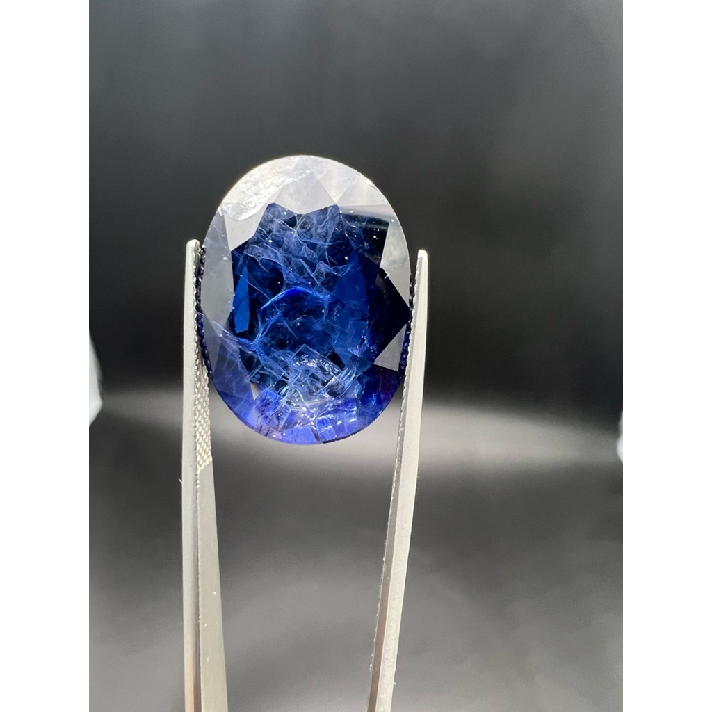ไพลิน สีน้ำเงิน LAB น้ำหนัก 28 กะรัต LAB THAI STEP CUT BLUE SAPPHIRE BRILLIANT CORUNDUM  15x22 มม MM (1 เม็ดPIECES)