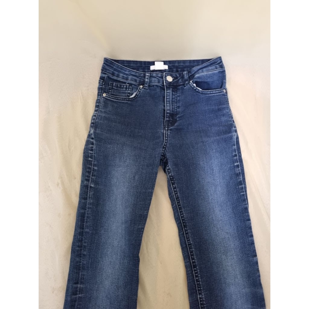 z98. H&M กางเกงยีนส์ขาม้าผู้หญิงมือสองแบรนด์แท้สภาพใหม่มาก 90%
