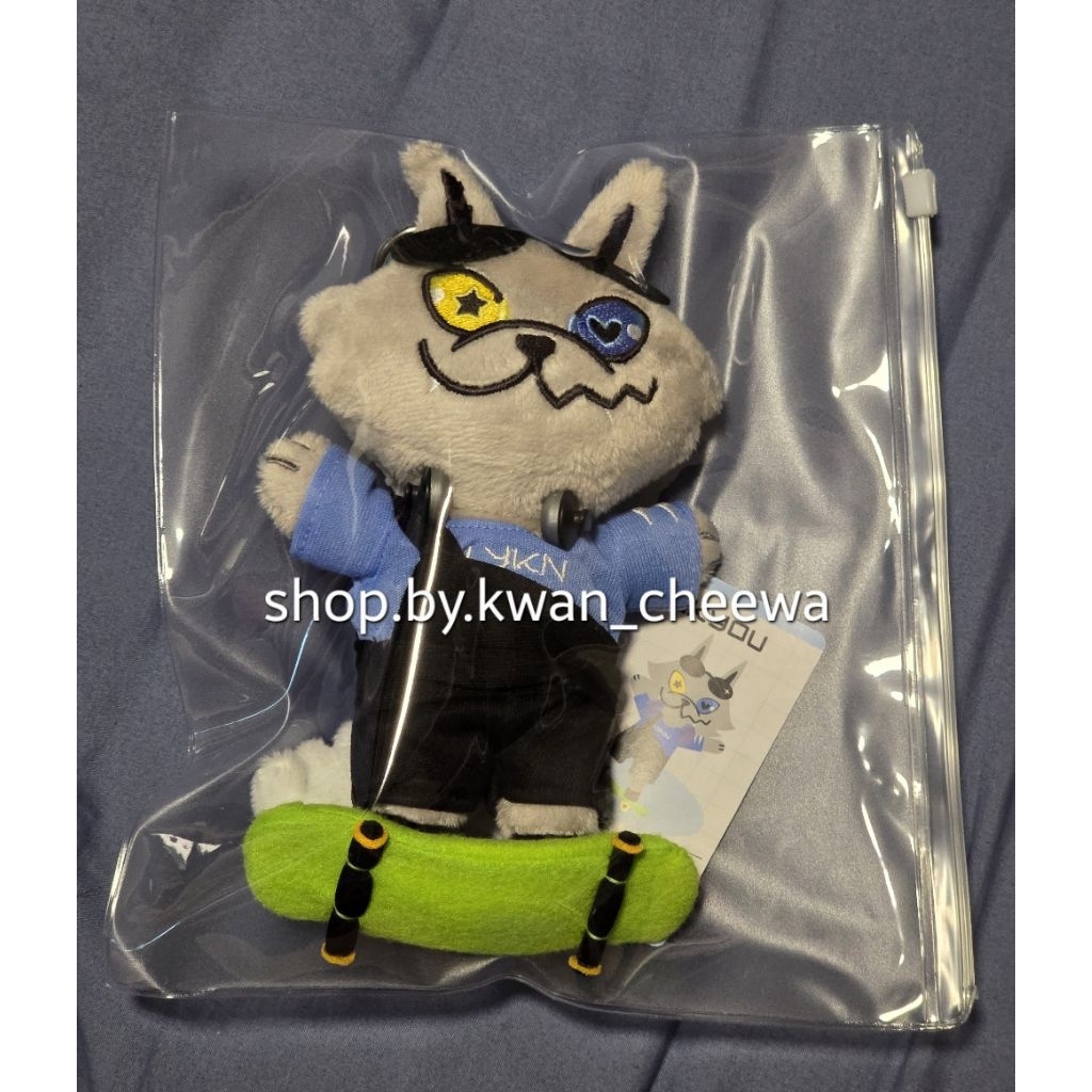 (พร้อมส่ง) Skater Lykyou Doll Keychain, Lykyou Fluffy Ear Pop Hat #LYKNDuskAndDawnConcert #gmmtv