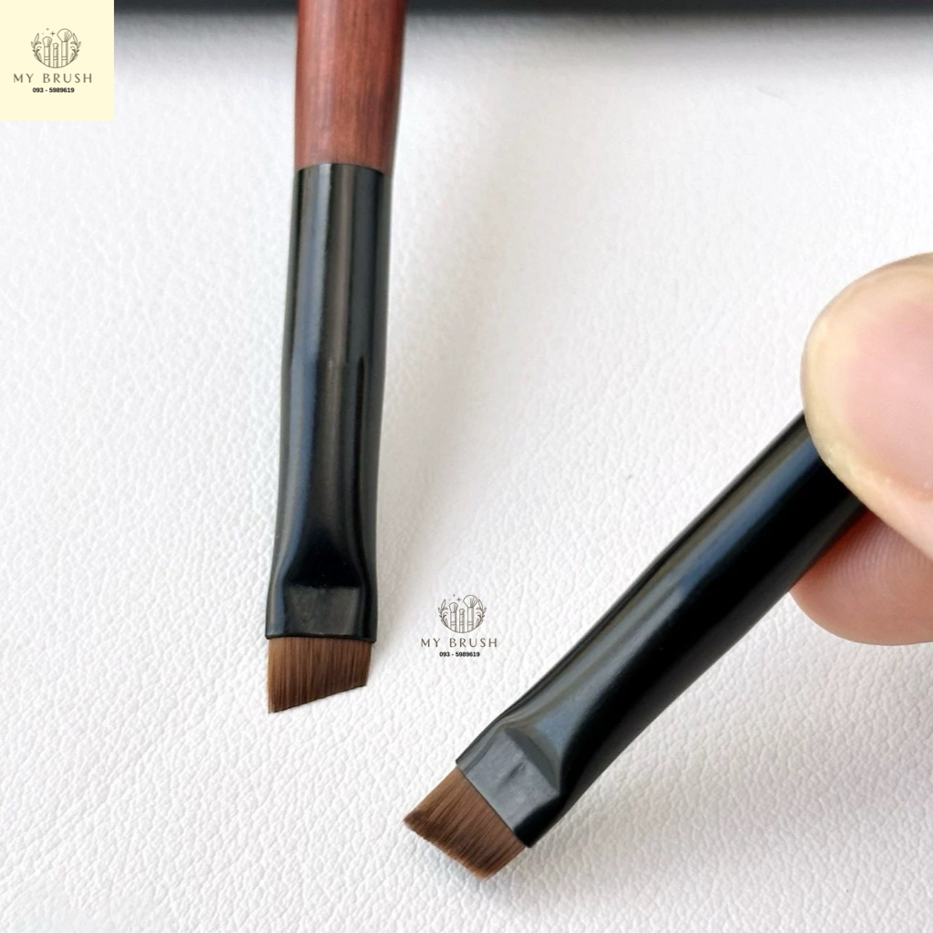 (ส่งด่วน) Makeupbrush ร้านไทยแท้ พร้อมส่ง แปรงแต่งหน้า อายไลเนอร์ Eyeliner ด้ามไม้ Mini ญ001 U142