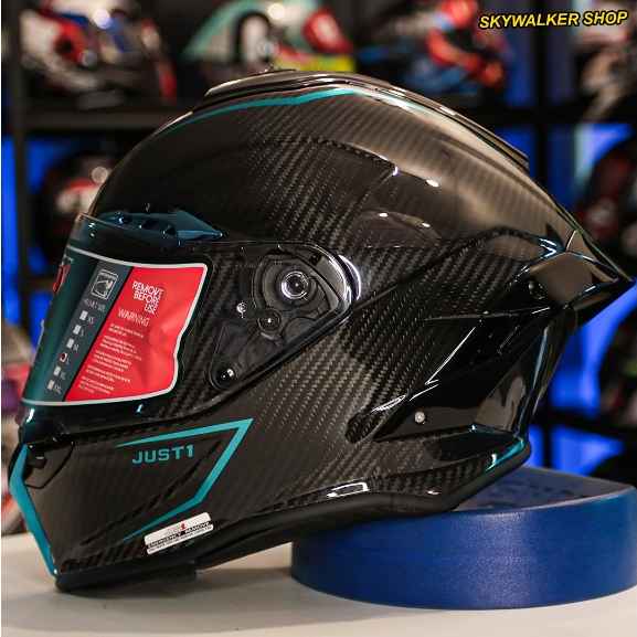หมวกกันน็อคเรซซิ่งรุ่น โมเดลสุดฮิตจาก JUST1 J-GPR หมวกเพียวคาร์บอนทั้งใบ