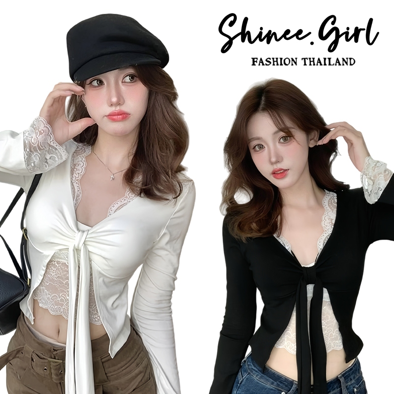 SHG พร้อมส่ง🌹เสื้อยืดแขนยาว เสื้อลูกไม้สองชั้นติดกัน คอวี มีเชื่อกผูกโปว์ได้ ทรงเข้ารูป ใส่แล้วดูผอม ไปคาเฟ่ แฟชั่น