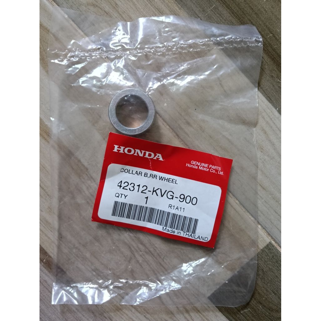 ปลอกรองในสวิงอาร์ม บู๊ชรองข้างล้อหลัง HONDA CLICK 125,125i,150,160/PCX ทุกรุ่น/SH150 แท้เบิกศูนย์ 42312-KVG-900