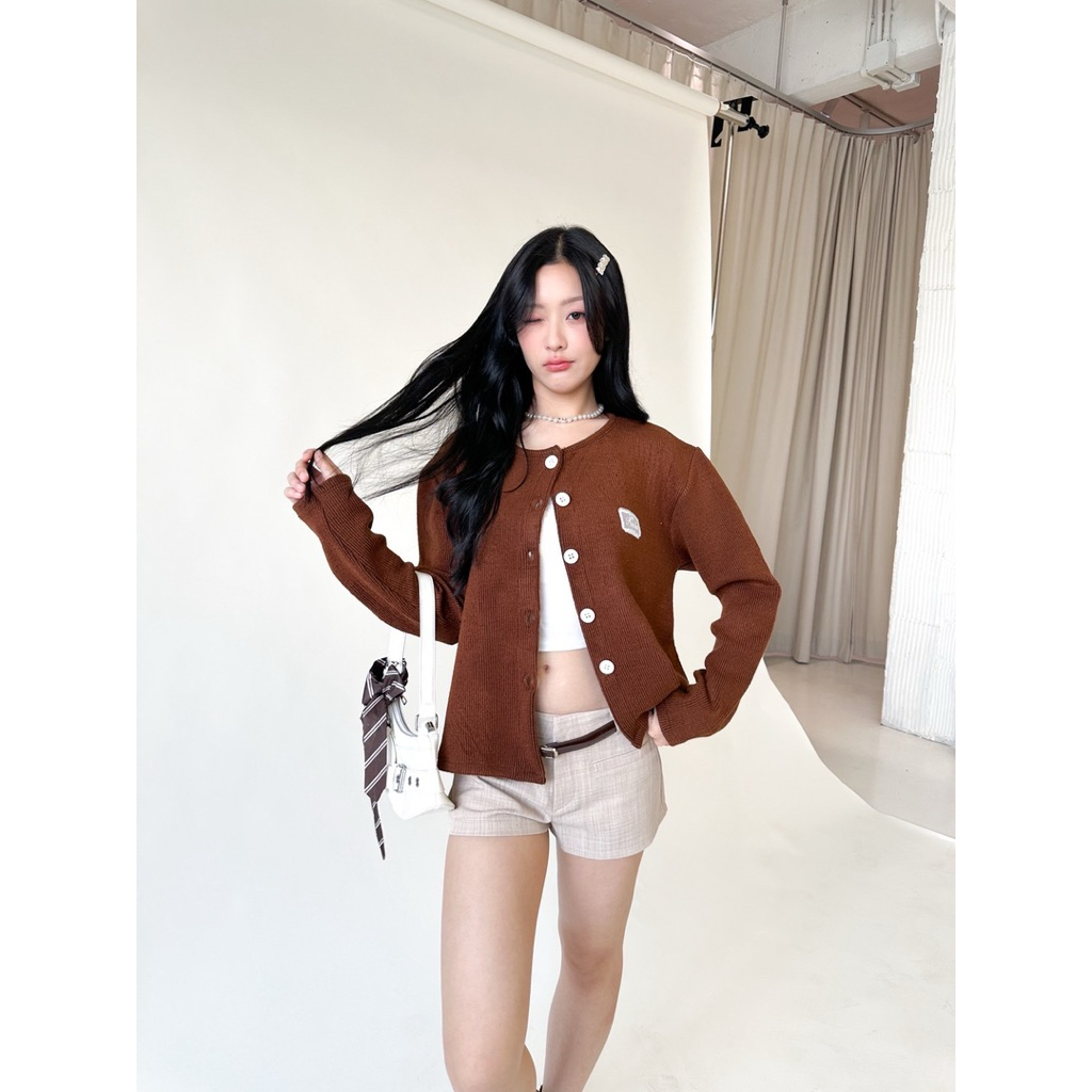 Mamildya.shop  เสื้อคาดิแกนแขนยาวผ้ายืดหยุ่นติดลูกไม้ที่อก/ E2-5/COOK-ยาวขาว⚫ ราคา ถูกที่สุด ดีลบีเคเค แกลเลอรีภาพที่ 8