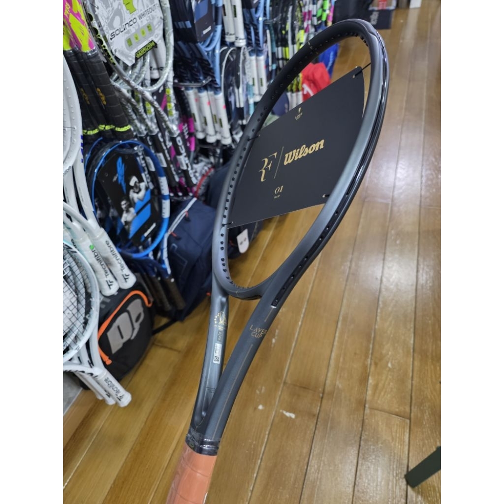 ไม้เทนนิส WILSON RF 01 PRO LAVER CUP 2025 น้ำหนัก 320 กรัม *สินค้าสั่งขึ้นเอ็นทำตามออเดอร์ ไม่รับเปล