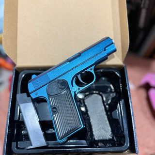 ของเล่นสีสันสวยงาม มีโลหะถ่วง ทนทาน น้ำหนักพอดี พกพาง่าย