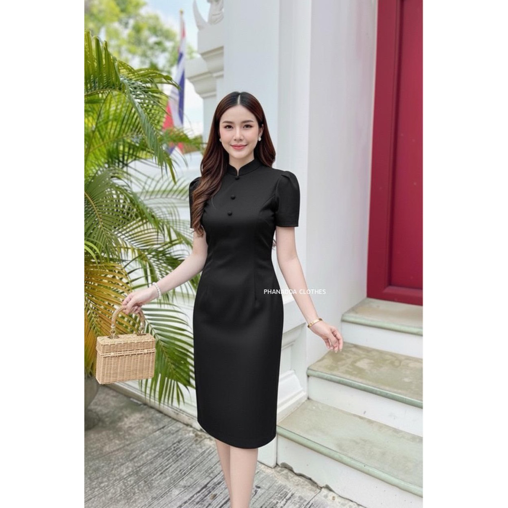 🖤เดรสคอจีนสีดำแต่งกระดุมหน้าผ้าไหมแพรทิพย์🖤