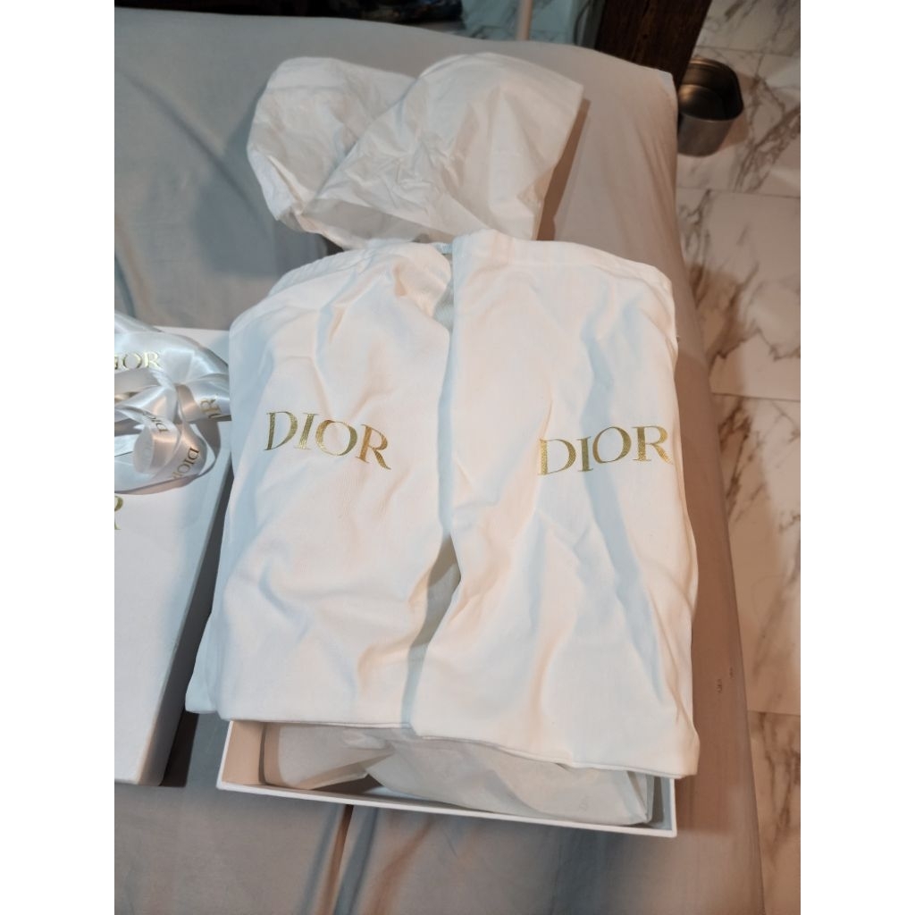 กล่องรองเท้า dior ของแท้