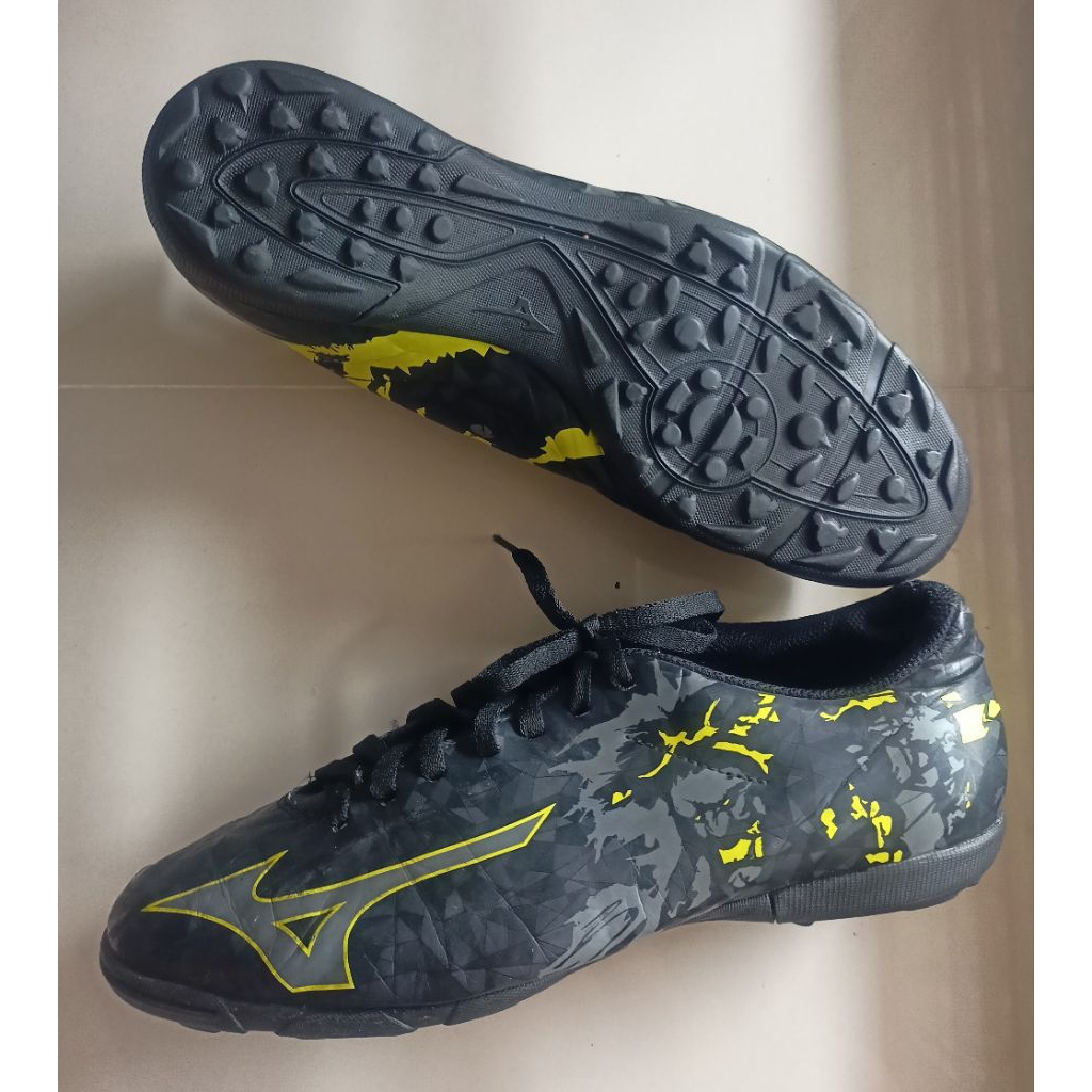 Mizuno รองเท้าเตะบอล ร้อยปุ่ม ยาว 28cm EU43 มือสอง ของแท้ 100%