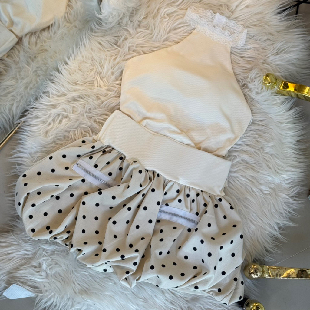 เซ็ทเสื้อคล้องคอลูกไม้กางเกง PKD ขอบเอวสูงบอลลูน