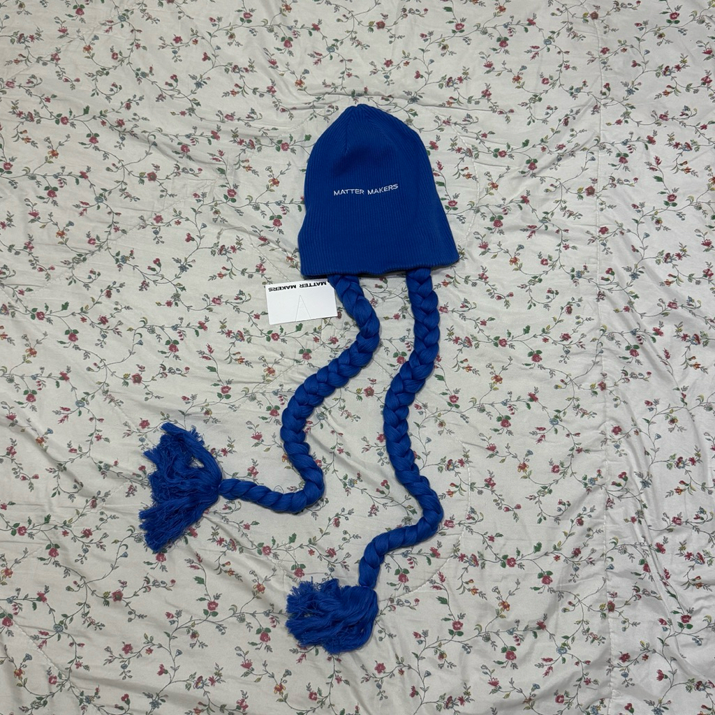 🪼 matter maker - KNIT HAT : BLUE (new with tag)🪼