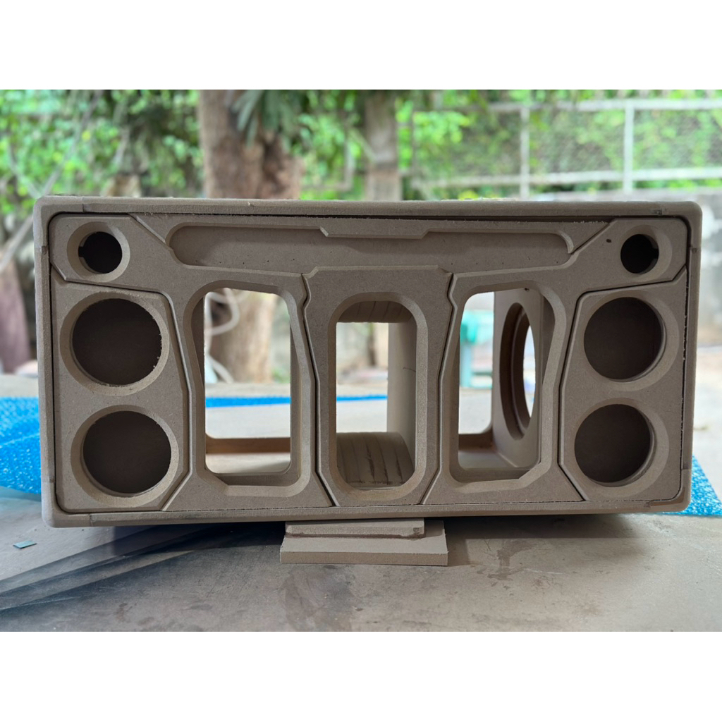 ตู้ลำโพงแบนพาส6.5คู่กระแทกข้าง