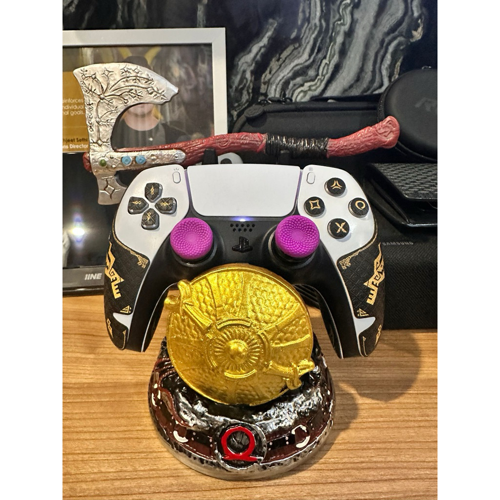 [Ready to Ship] PS5 Dualsense Controller Stand - God of War