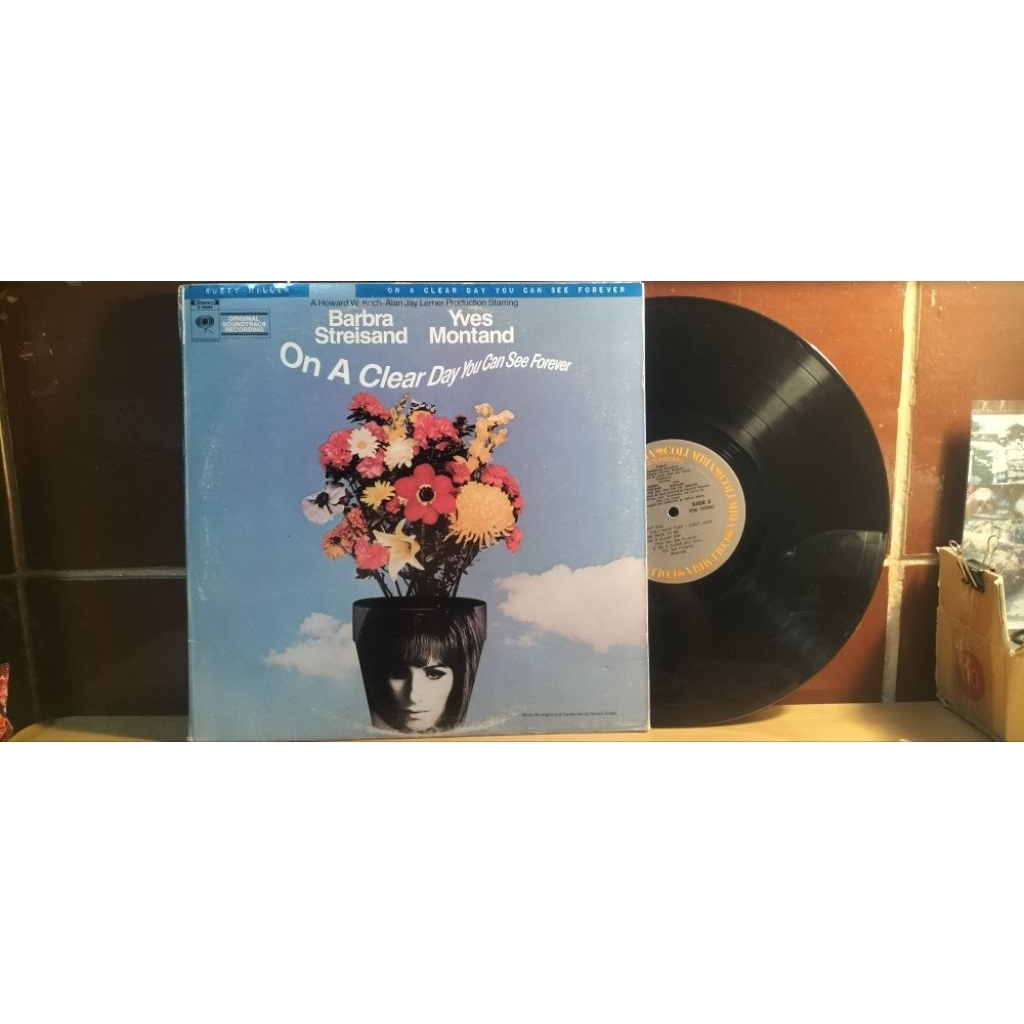 แผ่นเสียงเพลงสากล Barbra Streisand,Yves Montad ปกvg/แผ่นvg++ราคา250