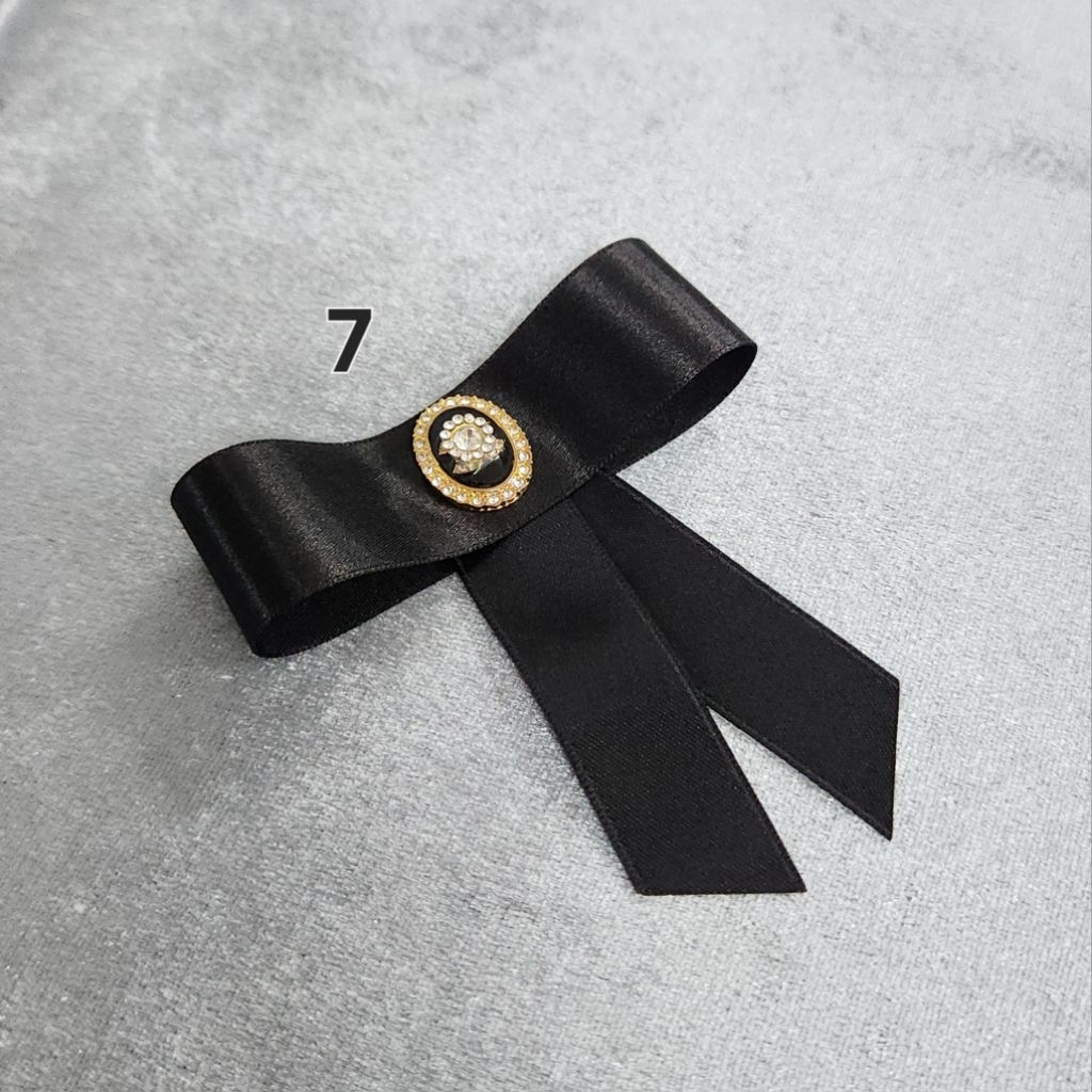 เข็มกลัดโบไว้อาลัย เข็มกลัดไว้ทุกข์ เข็มกลัดโบ เข็มกลัดโบว์ผ้า เข็มกลัดติดหน้าอก เข็มกลัดสุภาพ ริบบิ้นผ้าซาติน ผ้า - รูปที่ 6