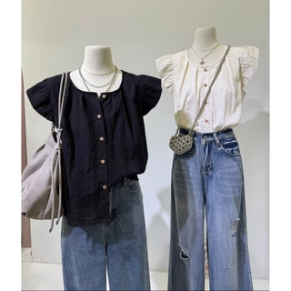 M1985 — เสื้อลูกไม้แขนระบายสุดหวาน เรียบแต่ดูแพง ใส่แล้วละมุนทุกองศา