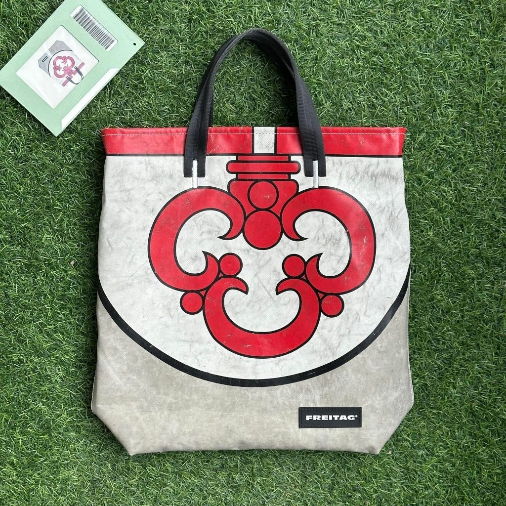 Freitag Leland ธงชาติ