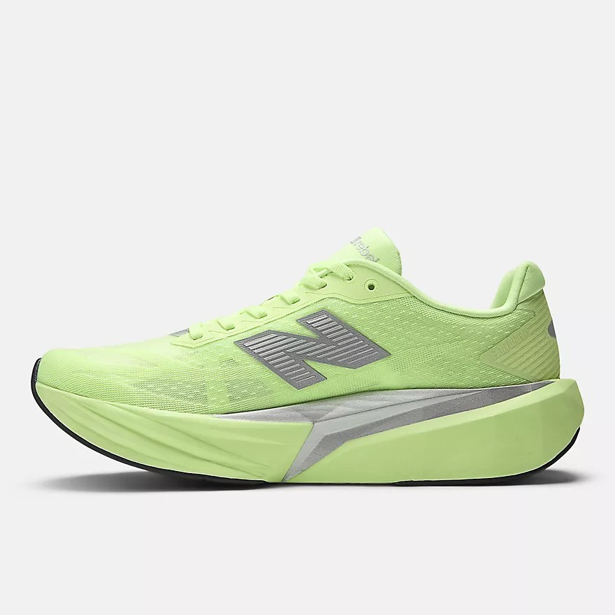 New Balance FuelCell Rebel v5 [Men / Women] (ฟรี! โปรแกรมซ้อม) รองเท้าวิ่ง น้ำหนักเบา ใส่ซ้อม ใส่แข่
