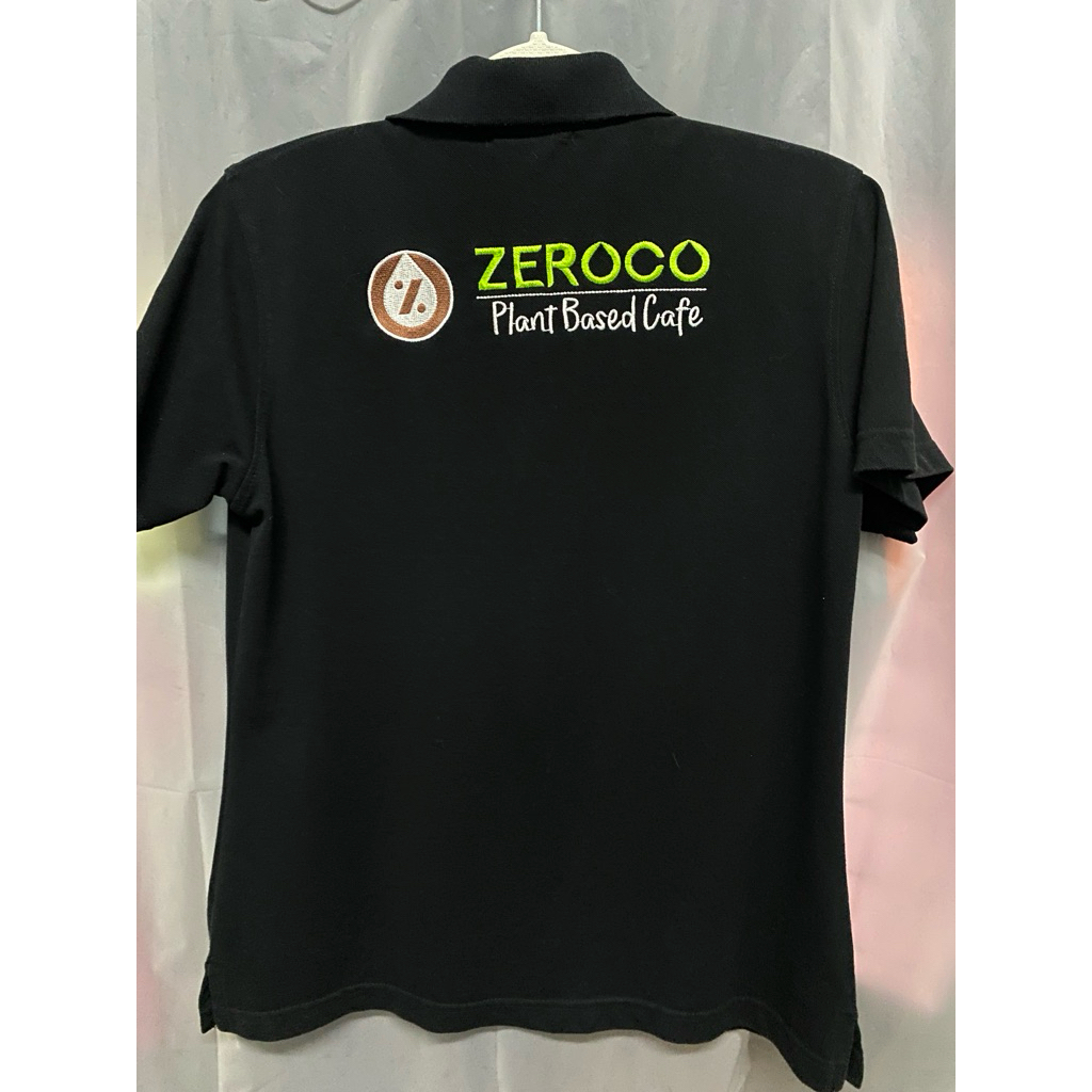 zeroco เสื้อโปโล สีดำ ปักแบรนด์