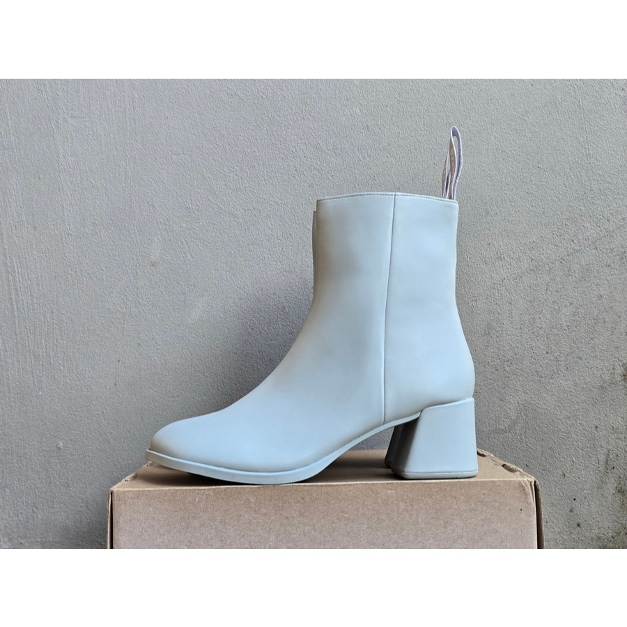 Camper Kora Leather Ankle Boots