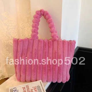 fashion.shop502 กระเป๋าสะพาย ขนเฟอร์นิ่มขนฟู มีช่องด้านใน มีซับ ดีไซน์สวยหรู ดูเเพง ความจุเยอะ พร้อมส่งในไทย B-057
