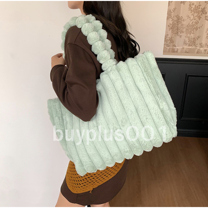 buyplus001 กระเป๋าสะพายไหล่ ความจุขาดใหญ่  กระเป๋าผ้า ขนฟู ขนนิ่ม ลายทาง เรียบหรู พร้อมส่งในไทย B-057 ราคา ถูกที่สุด ดีลบีเคเค แกลเลอรีภาพที่ 2