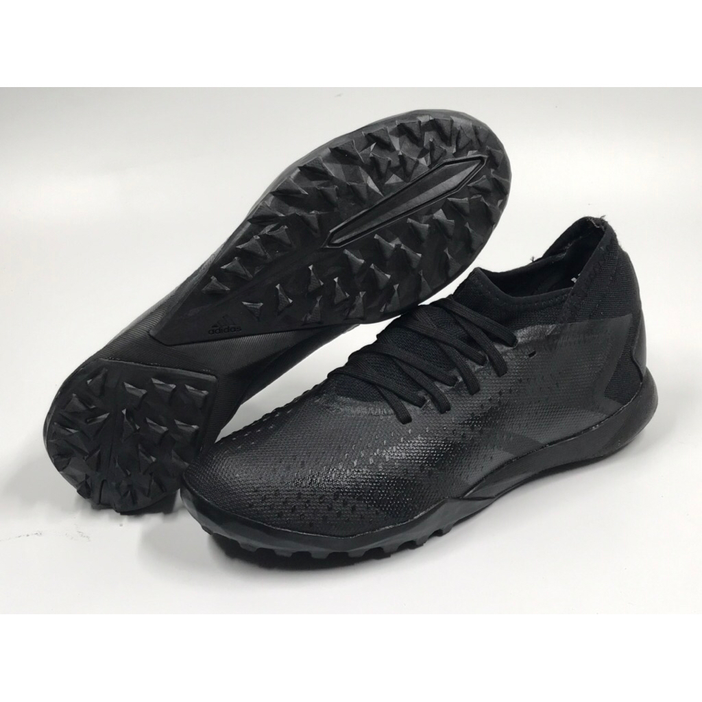 รองเท้าฟุตบอล 100ปุ่ม ร้อยปุ่มหญ้าเทียม Adidas size 40/25.0cm ของแท้ 100%