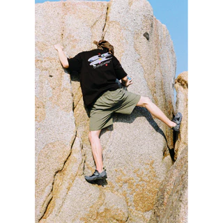 CryingCenter เสื้อยืดคอกลมแขนสั้นสำหรับออกกำลังกาย Rock Climbing T-Shirt Collection