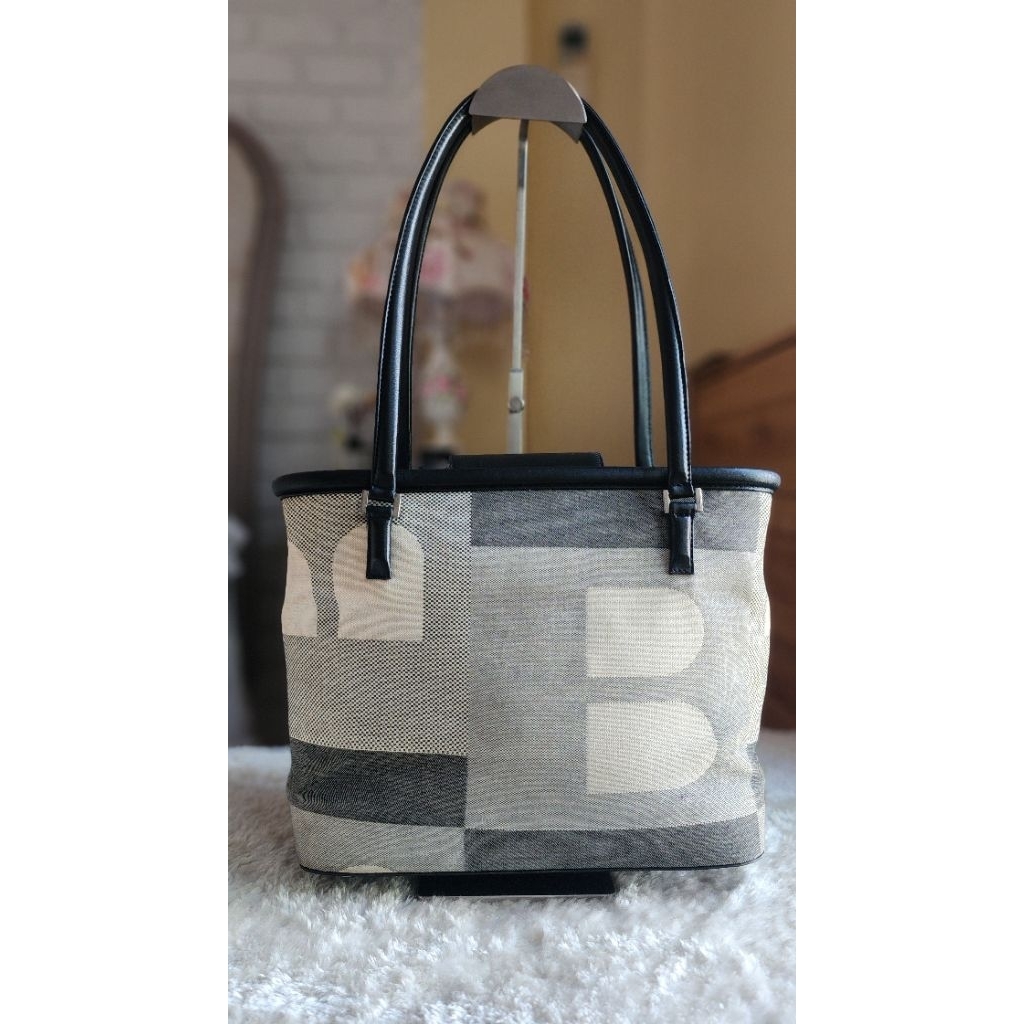 กระเป๋ามือสองแบรนด์Ballyแท้💯