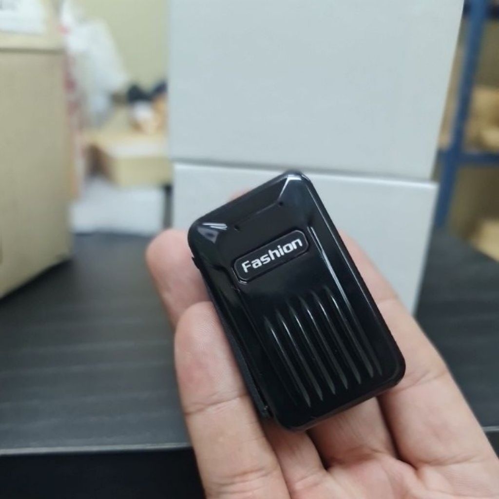 GPSONE C1-S ขนาดเล็กรุ่น 4G สามารถฟังเสียงได้แล้วเน้นเสถียรในการติดตาม